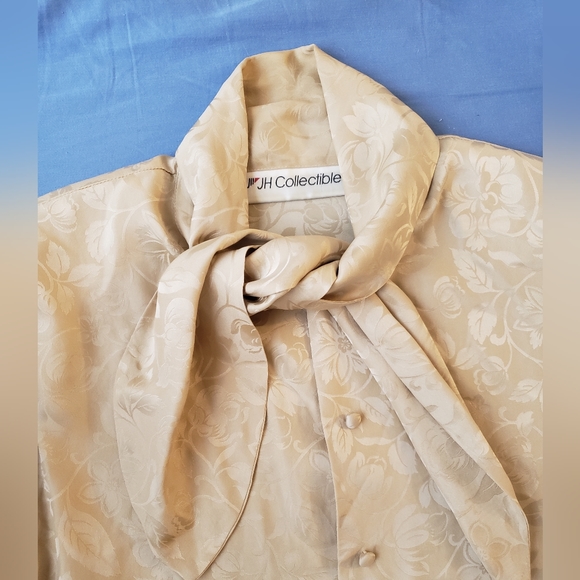 Vintage Silk Buttoned Blouse - Picture 3 of 3